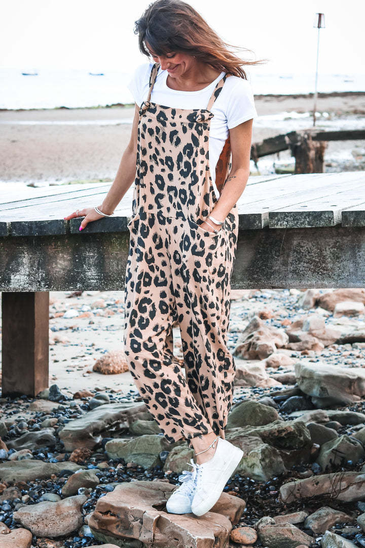 Women's European And American Style Summer Loose Sleeveless Overalls