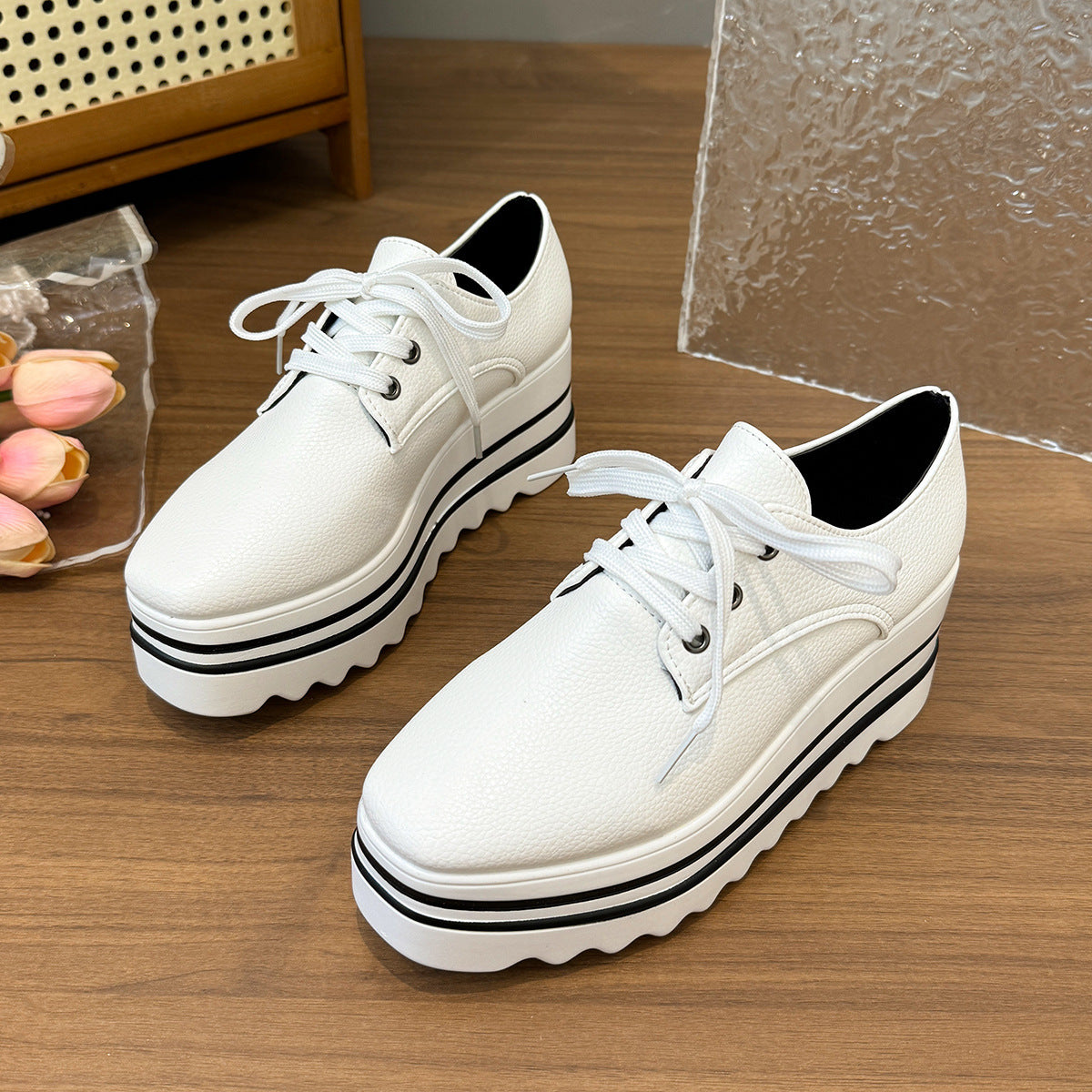 British Style Brogue Lace-up Square Toe Platform Pumps